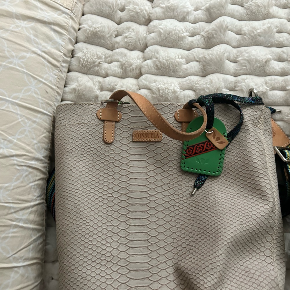 Cream and Tan Textured Shoulder Bag with Gold Hardware